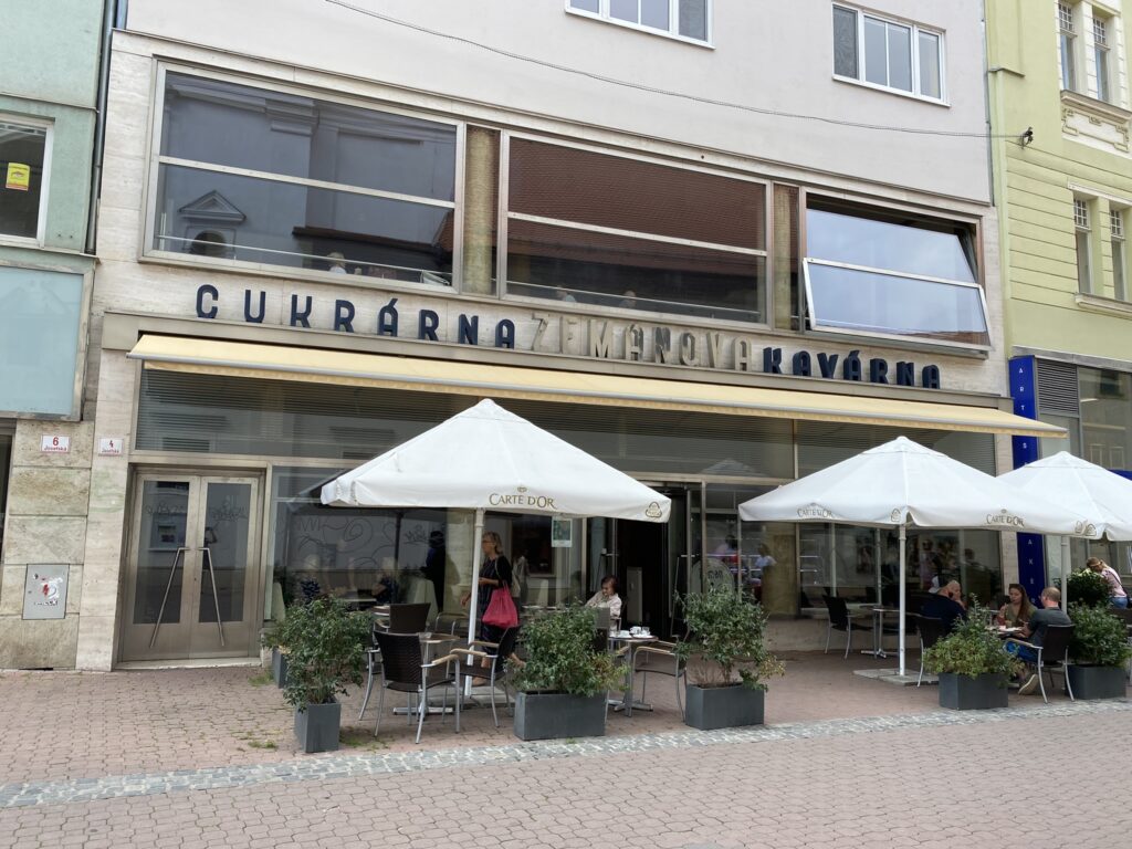 Photo showing the front of café Zemanova Kavarna a Cukrarna,, the oldest cafe in Brno