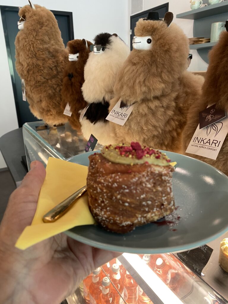 Pistachio and Raspberry Kroffin at Yummy Lamy Cafe Brno
